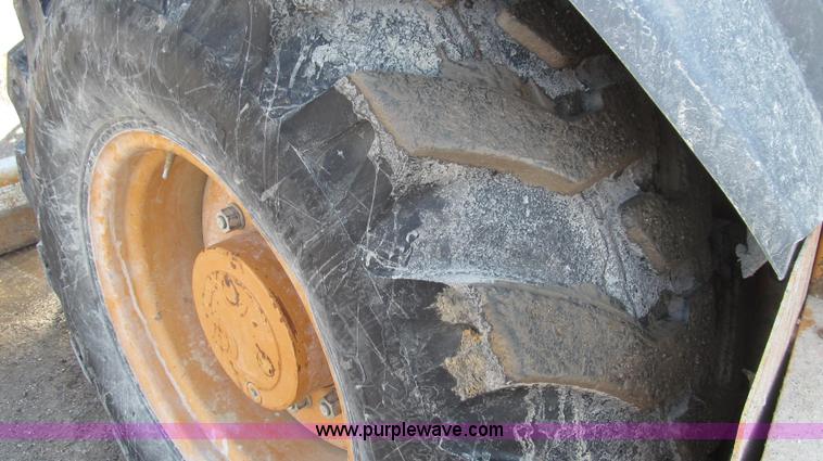 image for item E3793 2001 Case 570 LXT landscape loader