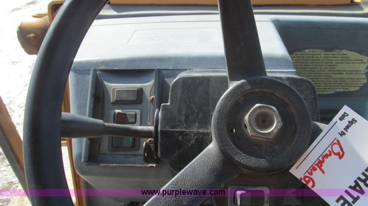 image for item E3793 2001 Case 570 LXT landscape loader