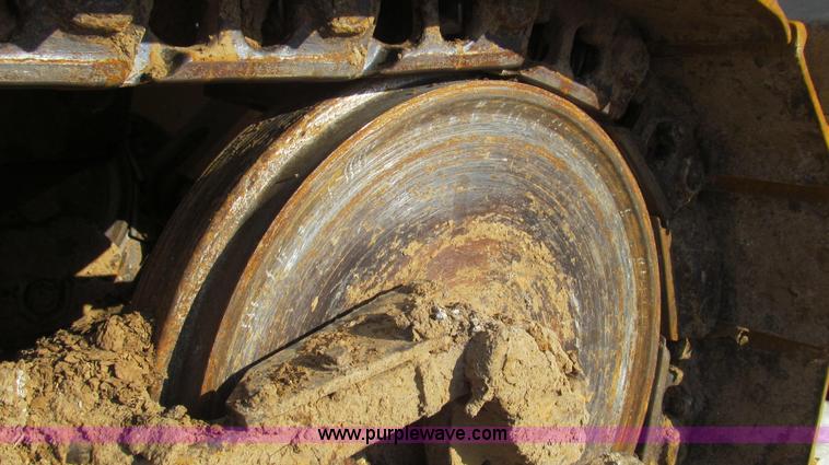 image for item E3794 2004 Caterpillar 953C track loader