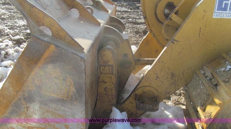 image for item E3794 2004 Caterpillar 953C track loader