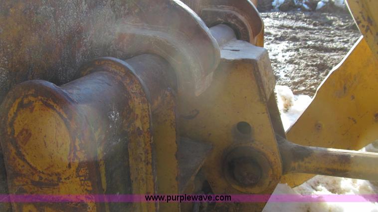 image for item E3794 2004 Caterpillar 953C track loader