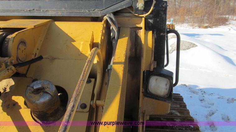 image for item E3794 2004 Caterpillar 953C track loader