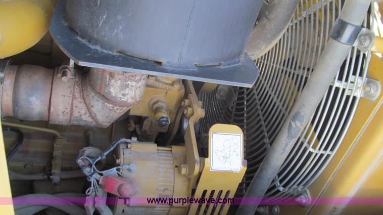 image for item E3794 2004 Caterpillar 953C track loader