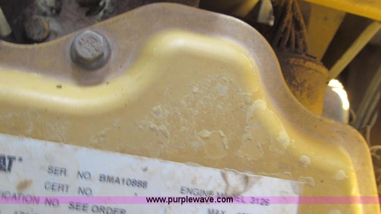 image for item E3794 2004 Caterpillar 953C track loader