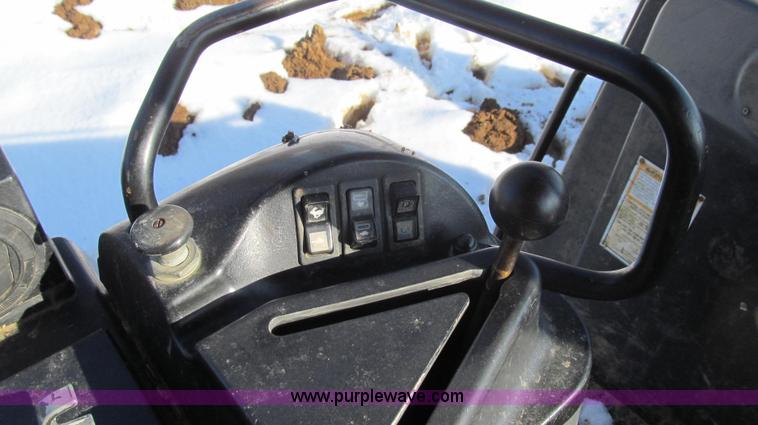 image for item E3794 2004 Caterpillar 953C track loader