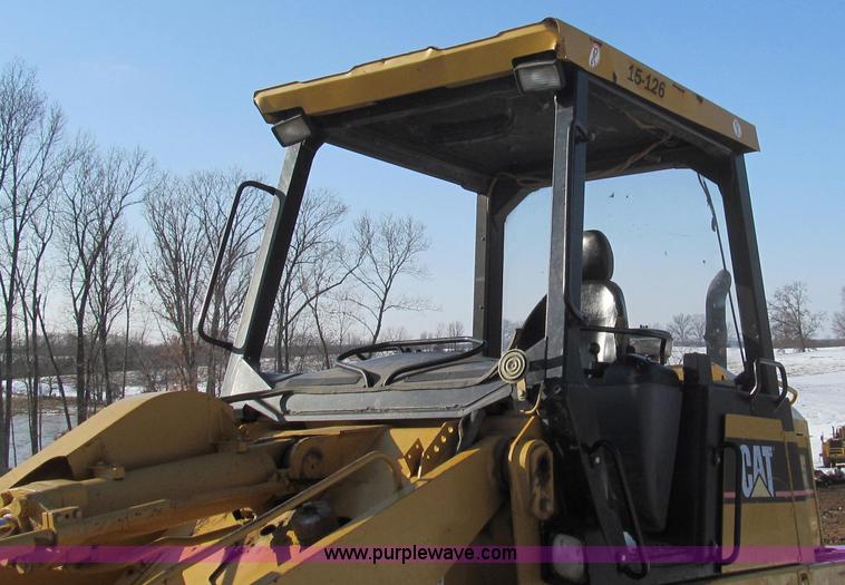 image for item E3794 2004 Caterpillar 953C track loader