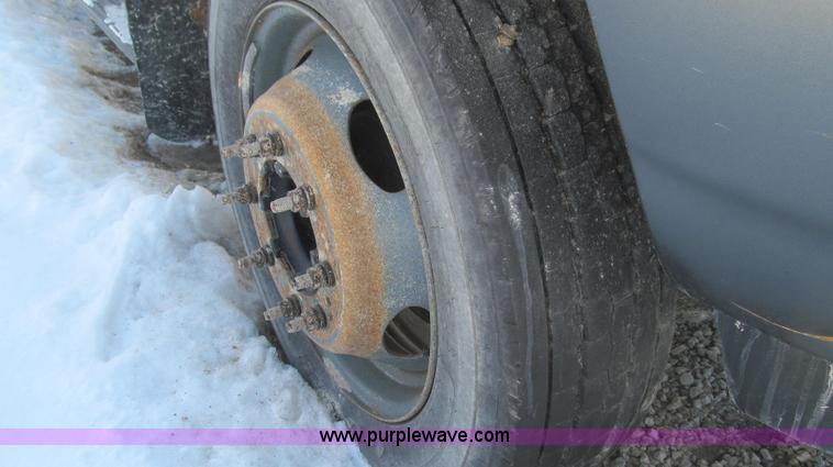 image for item E3797 2004 Ford F450 XL Super Duty utility truck