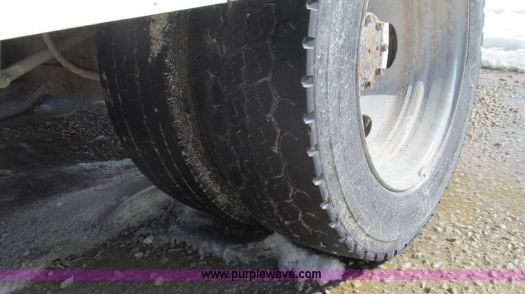 image for item E3797 2004 Ford F450 XL Super Duty utility truck