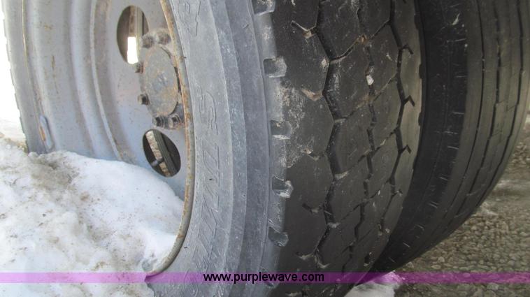 image for item E3797 2004 Ford F450 XL Super Duty utility truck