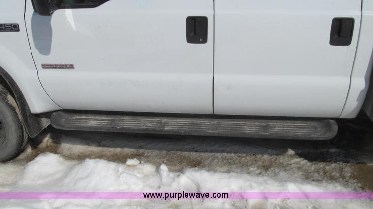 image for item E3797 2004 Ford F450 XL Super Duty utility truck