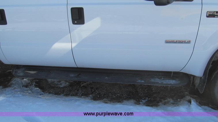 image for item E3797 2004 Ford F450 XL Super Duty utility truck