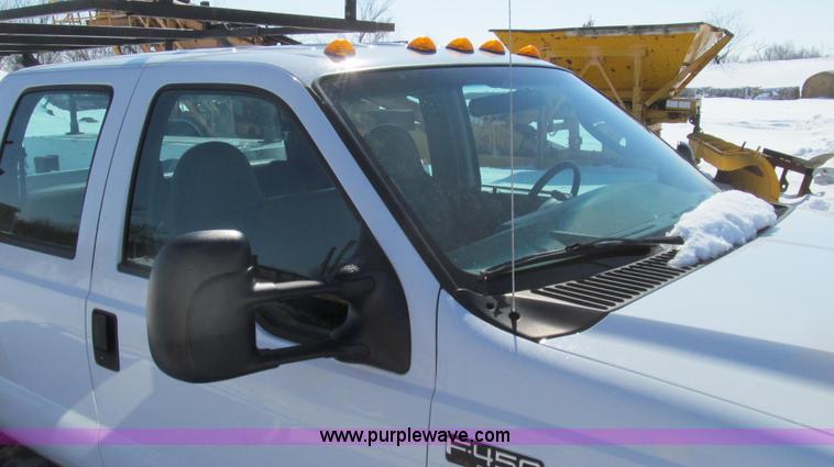 image for item E3797 2004 Ford F450 XL Super Duty utility truck