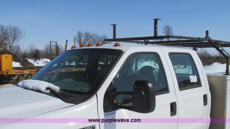 image for item E3797 2004 Ford F450 XL Super Duty utility truck