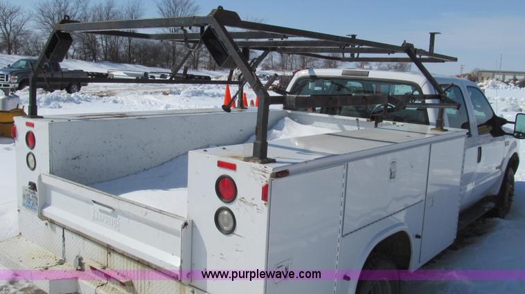 image for item E3797 2004 Ford F450 XL Super Duty utility truck