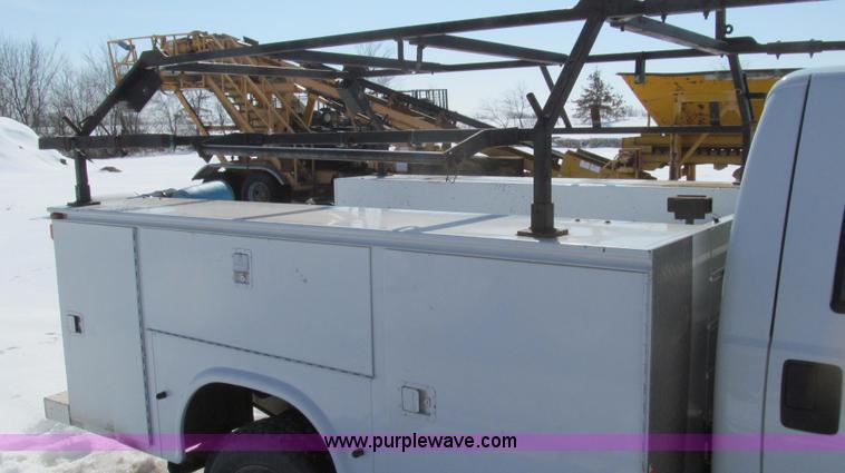 image for item E3797 2004 Ford F450 XL Super Duty utility truck