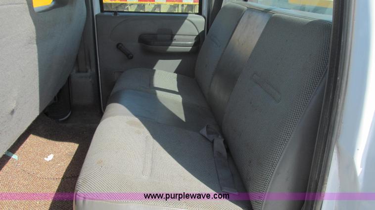 image for item E3797 2004 Ford F450 XL Super Duty utility truck
