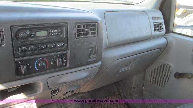 image for item E3797 2004 Ford F450 XL Super Duty utility truck