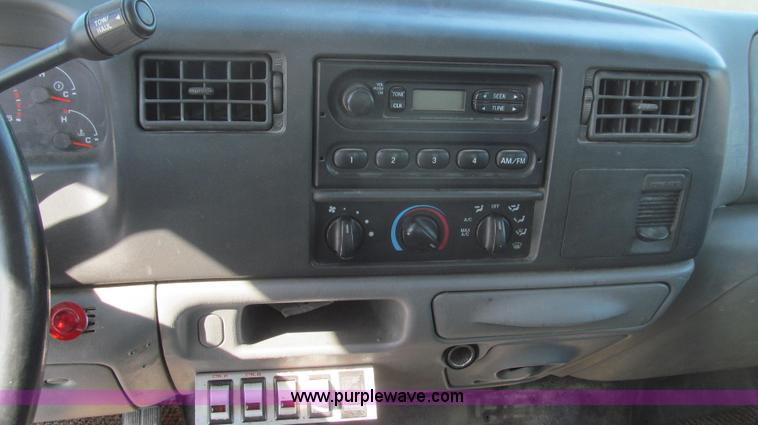 image for item E3797 2004 Ford F450 XL Super Duty utility truck