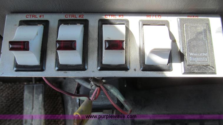 image for item E3797 2004 Ford F450 XL Super Duty utility truck