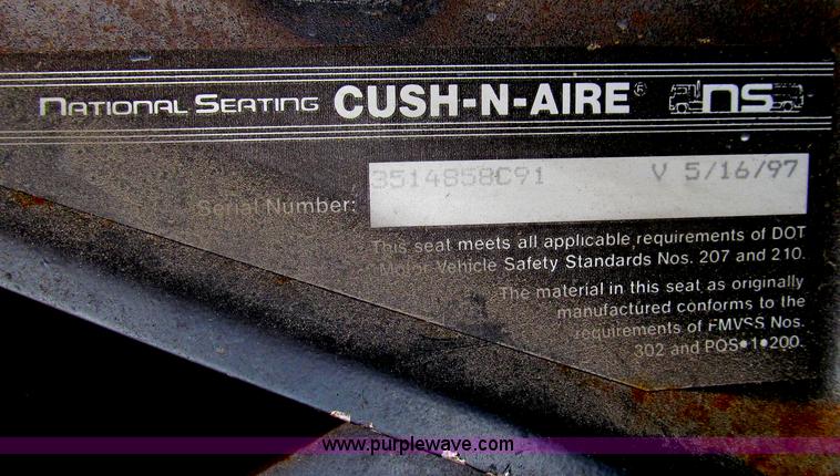 image for item E3798 1998 International 4900 flatbed truck