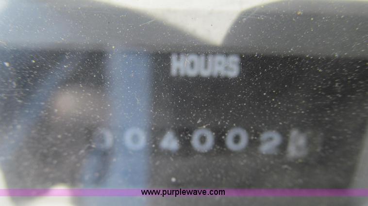 image for item E3798 1998 International 4900 flatbed truck