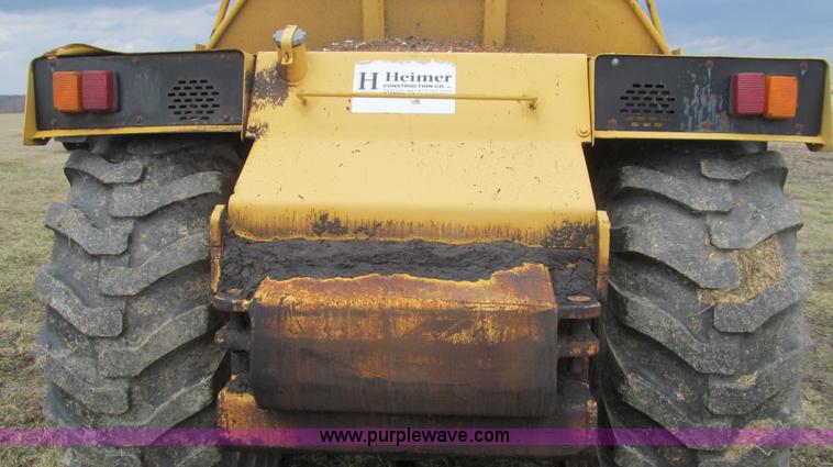 image for item E3812 1989 John Deere 762B scraper