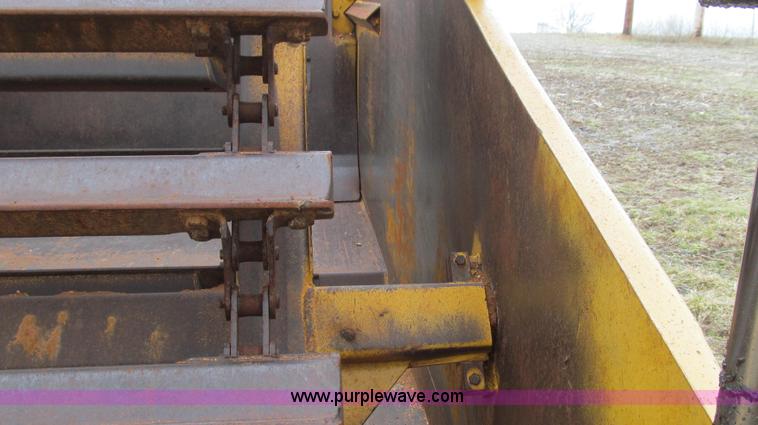 image for item E3812 1989 John Deere 762B scraper