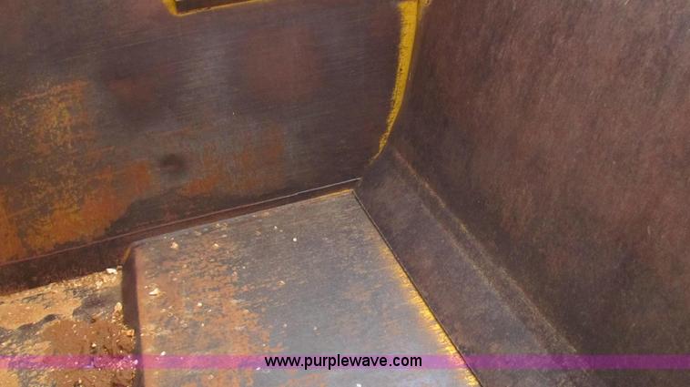 image for item E3812 1989 John Deere 762B scraper