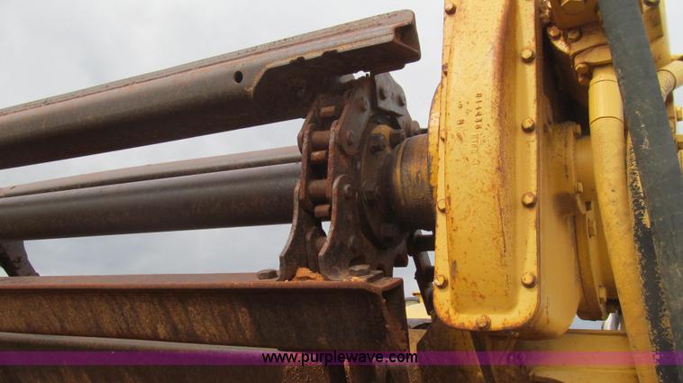 image for item E3812 1989 John Deere 762B scraper