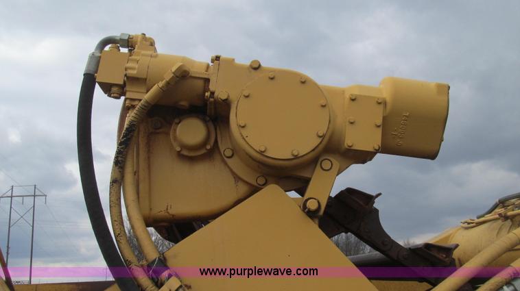 image for item E3812 1989 John Deere 762B scraper