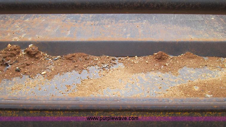 image for item E3812 1989 John Deere 762B scraper