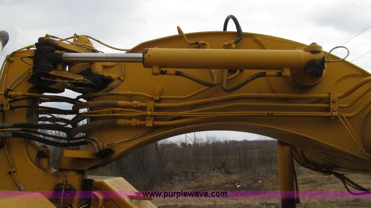 image for item E3812 1989 John Deere 762B scraper