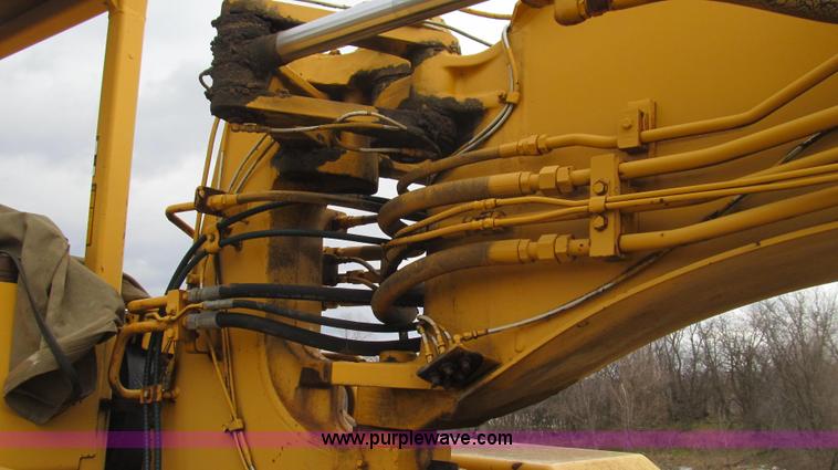 image for item E3812 1989 John Deere 762B scraper