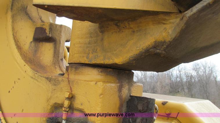 image for item E3812 1989 John Deere 762B scraper