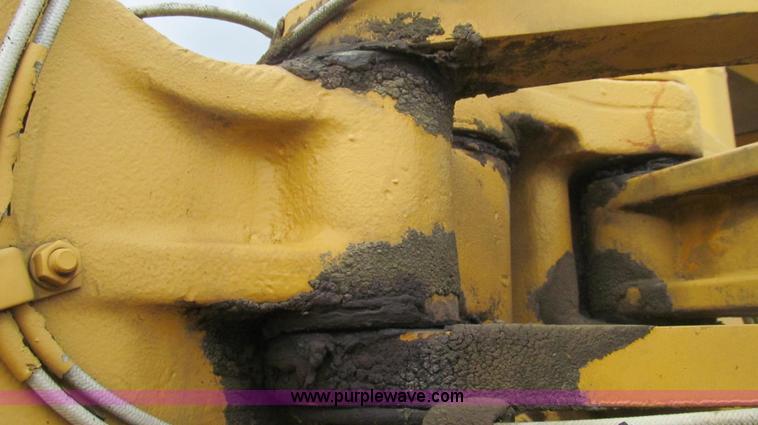 image for item E3812 1989 John Deere 762B scraper