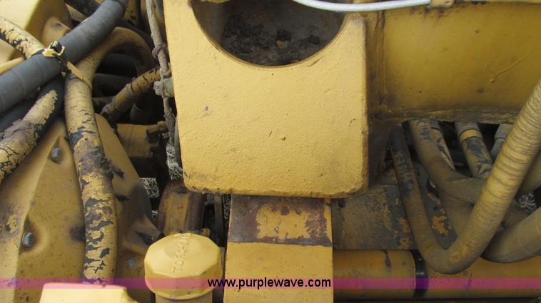 image for item E3812 1989 John Deere 762B scraper