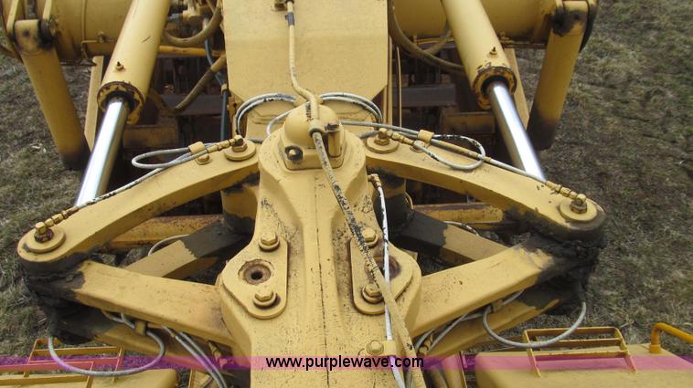 image for item E3812 1989 John Deere 762B scraper