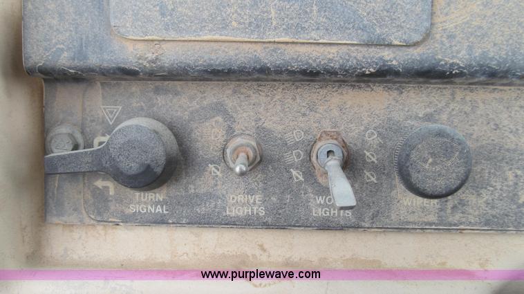 image for item E3812 1989 John Deere 762B scraper