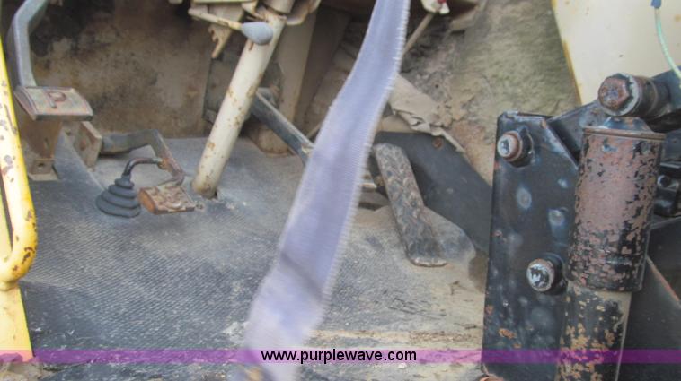 image for item E3812 1989 John Deere 762B scraper