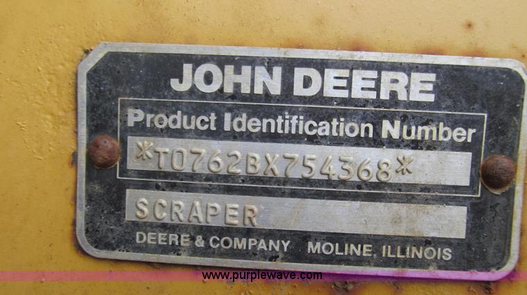 image for item E3812 1989 John Deere 762B scraper