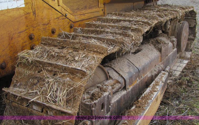 image for item E3813 1988 John Deere 850B dozer