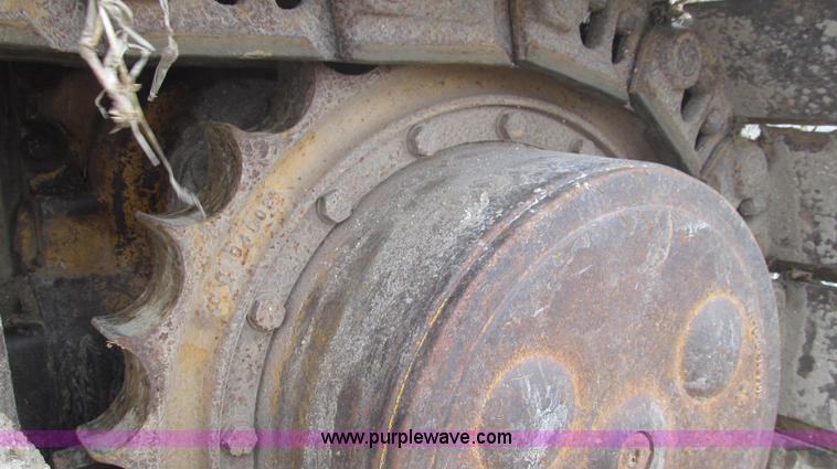 image for item E3813 1988 John Deere 850B dozer