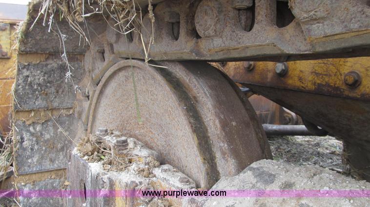 image for item E3813 1988 John Deere 850B dozer