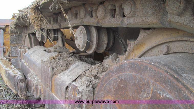 image for item E3813 1988 John Deere 850B dozer