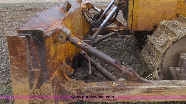 image for item E3813 1988 John Deere 850B dozer