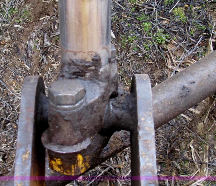 image for item E3813 1988 John Deere 850B dozer