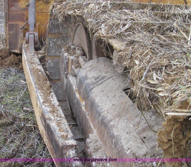 image for item E3813 1988 John Deere 850B dozer