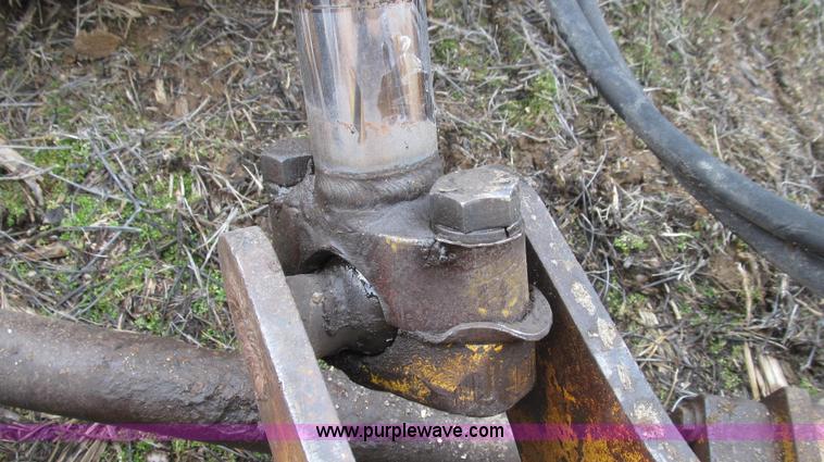 image for item E3813 1988 John Deere 850B dozer