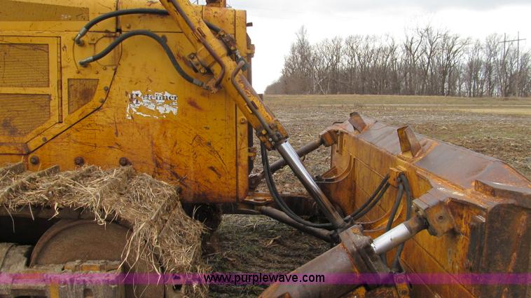 image for item E3813 1988 John Deere 850B dozer