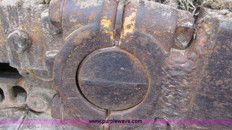 image for item E3813 1988 John Deere 850B dozer